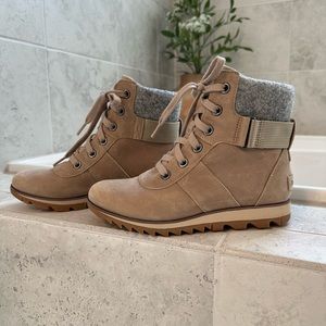 Sorel Harlow Conquest Boot Waterproof Hiker Boots   Like New size 6